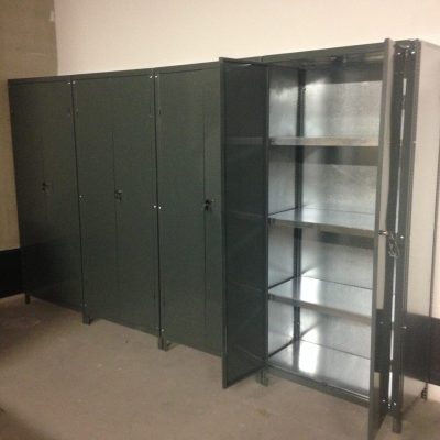 Estante con Puerta